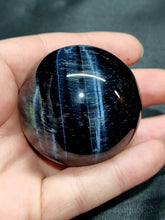 Load image into Gallery viewer, Hawkseye Tiger's eye (blue) Sphere 0160
