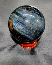 Load image into Gallery viewer, Hawkseye Tiger's eye (blue) Sphere 0159

