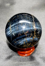 Load image into Gallery viewer, Hawkseye Tiger's eye (blue) Sphere 0162
